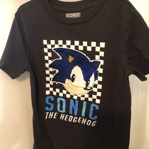 Sonic the Hedgehog youth shirt M in black with Sequin flip. Brand new